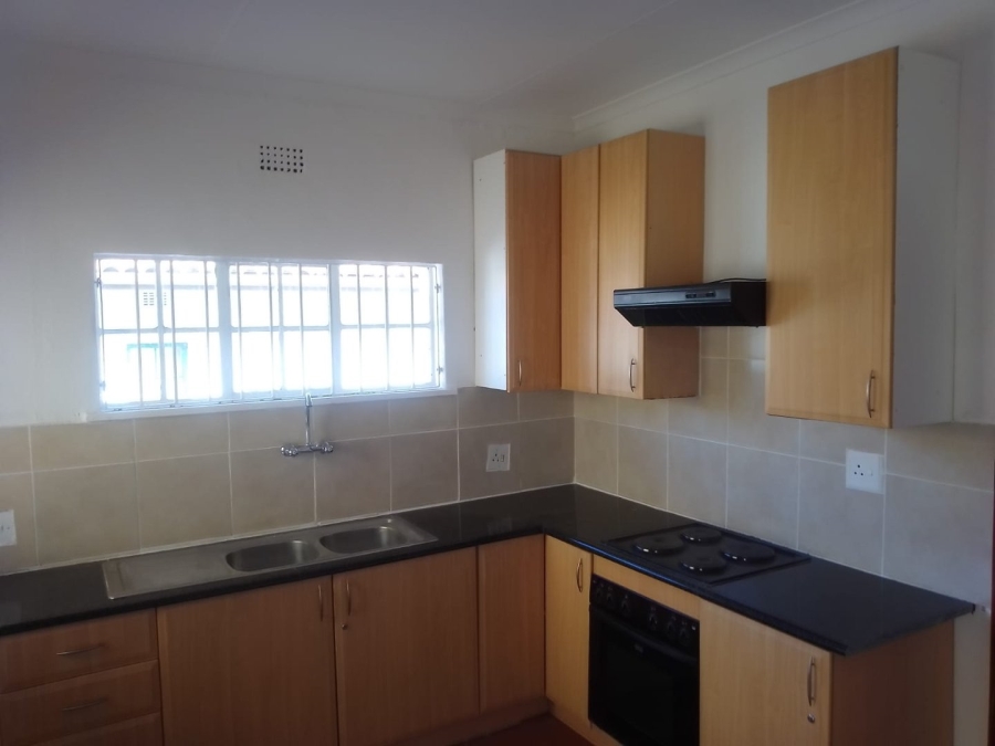 2 Bedroom Property for Sale in Kew Industrial Gauteng