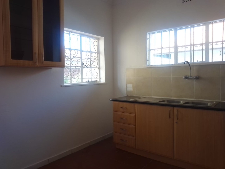 2 Bedroom Property for Sale in Kew Industrial Gauteng