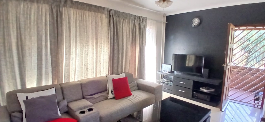 3 Bedroom Property for Sale in Heuweloord Gauteng