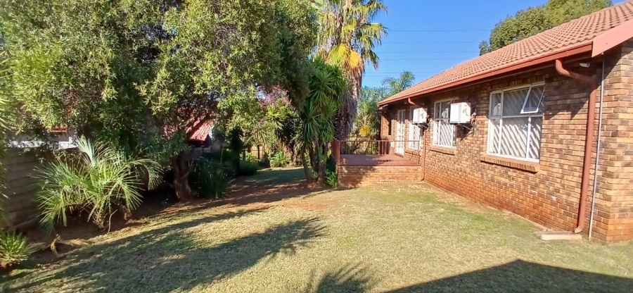 3 Bedroom Property for Sale in Heuweloord Gauteng