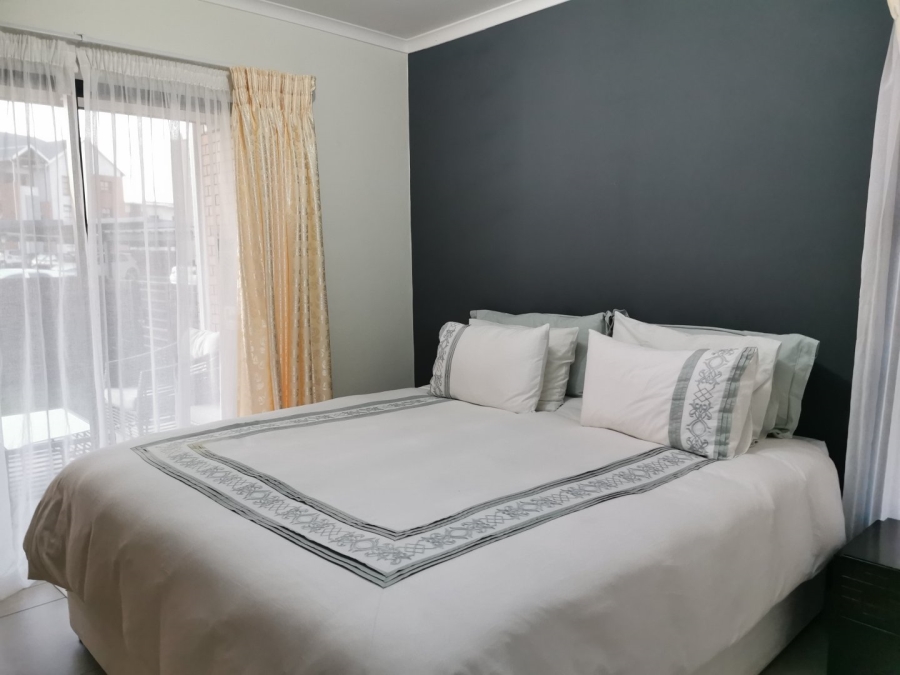 To Let 2 Bedroom Property for Rent in Glen Marais Gauteng