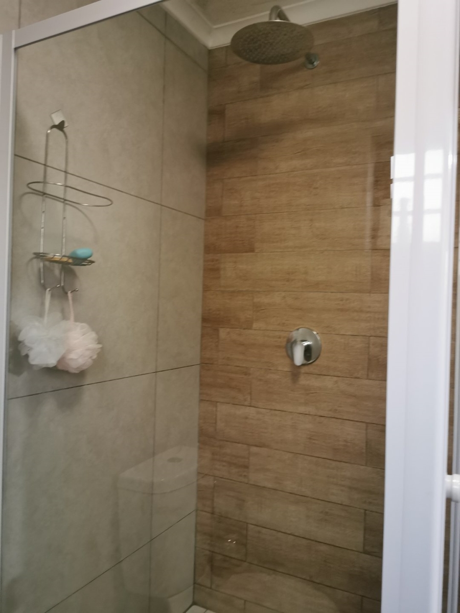 To Let 2 Bedroom Property for Rent in Glen Marais Gauteng