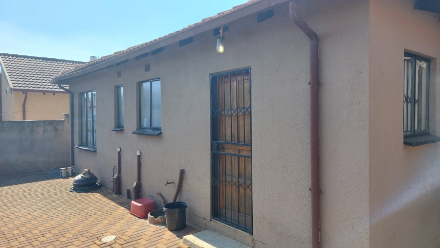 3 Bedroom Property for Sale in Dawn Park Gauteng