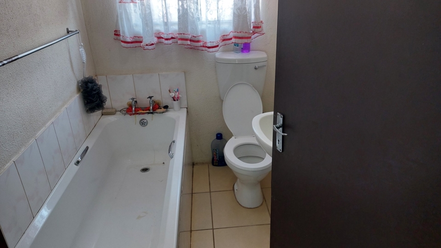 3 Bedroom Property for Sale in Dawn Park Gauteng