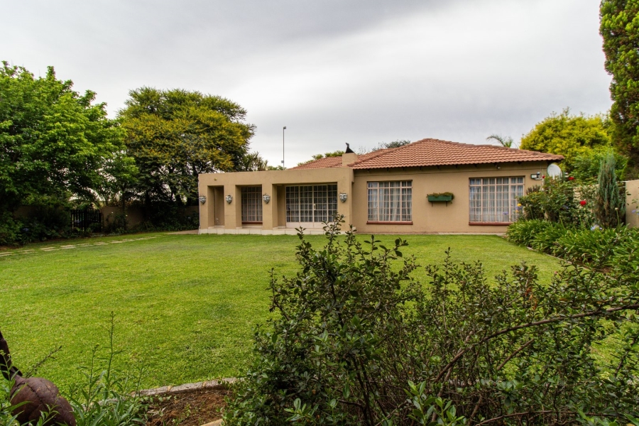 8 Bedroom Property for Sale in Helderstrome AH Gauteng