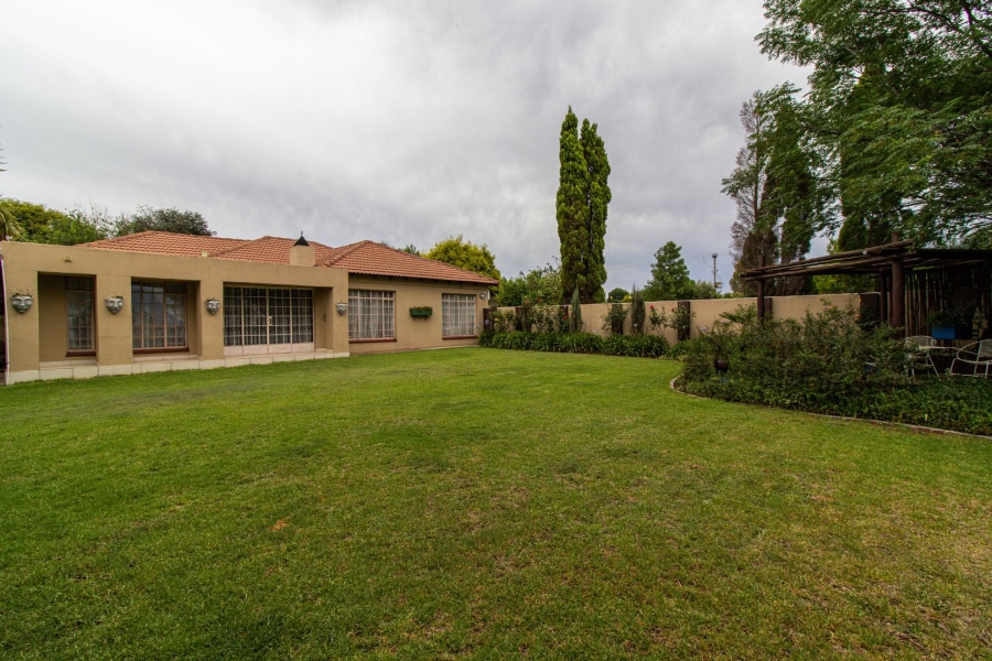 8 Bedroom Property for Sale in Helderstrome AH Gauteng