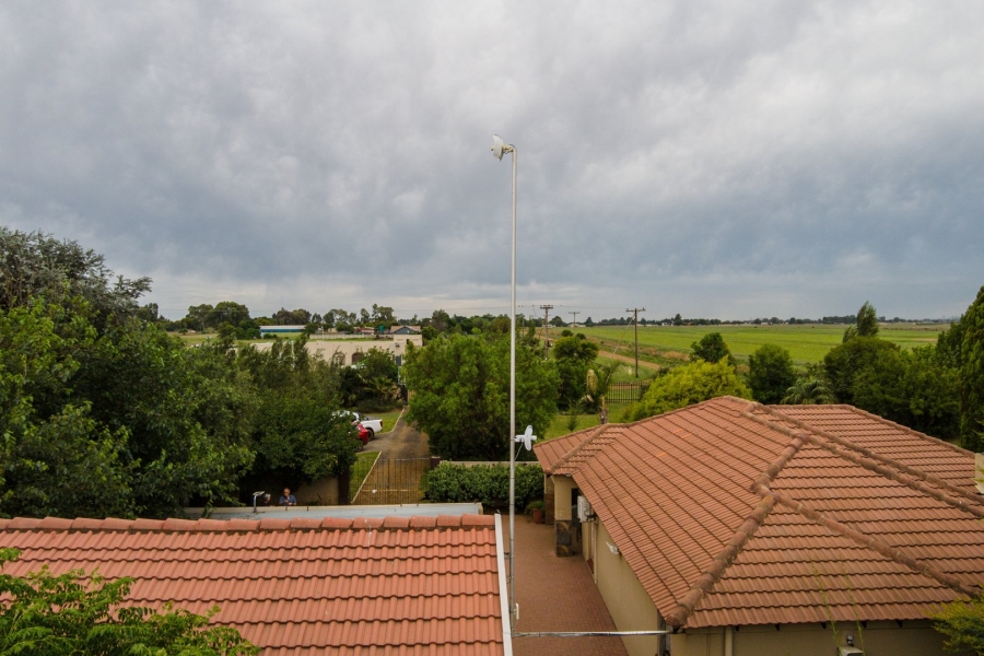 8 Bedroom Property for Sale in Helderstrome AH Gauteng