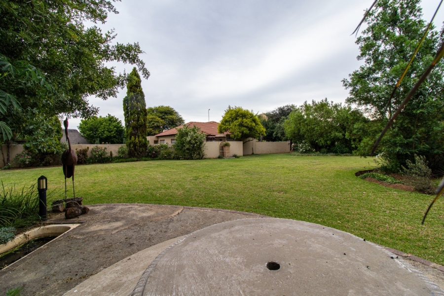 8 Bedroom Property for Sale in Helderstrome AH Gauteng