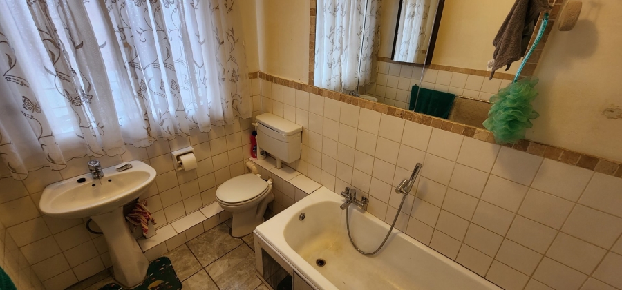 2 Bedroom Property for Sale in Lindhaven Gauteng