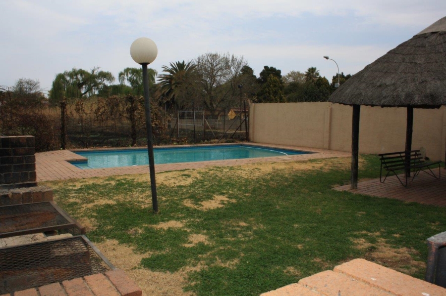 To Let 2 Bedroom Property for Rent in Hamberg Gauteng