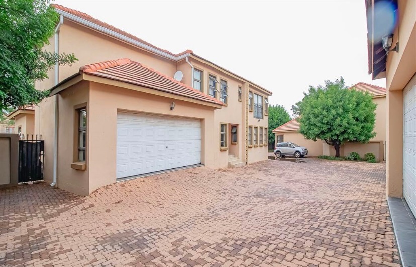 7 Bedroom Property for Sale in Valley View Estate Gauteng