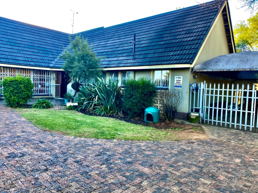 4 Bedroom Property for Sale in Vanderbijlpark SE 7 Gauteng