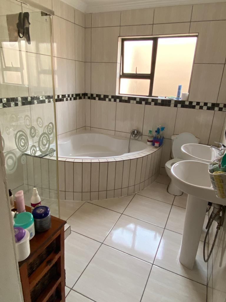 4 Bedroom Property for Sale in Arundo Estate Gauteng