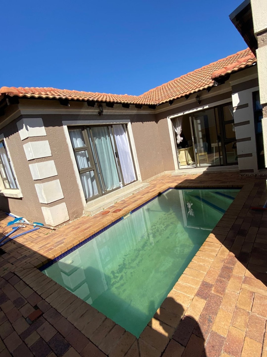 4 Bedroom Property for Sale in Arundo Estate Gauteng