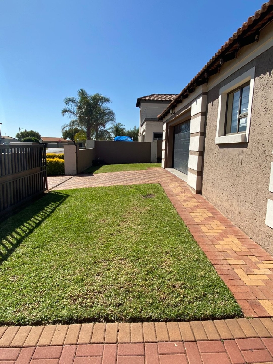 4 Bedroom Property for Sale in Arundo Estate Gauteng