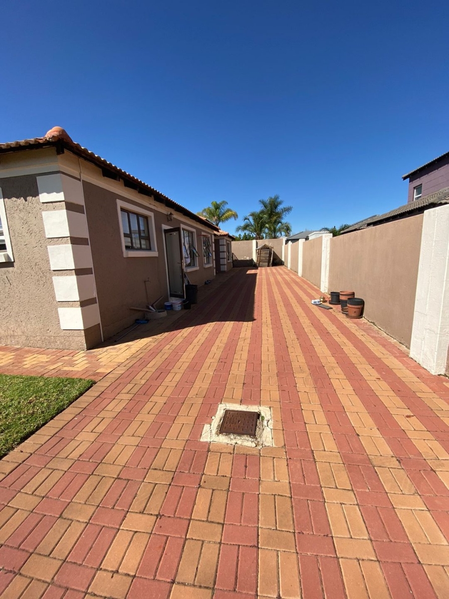 4 Bedroom Property for Sale in Arundo Estate Gauteng