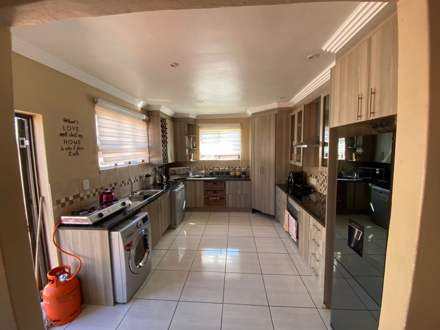 4 Bedroom Property for Sale in Arundo Estate Gauteng