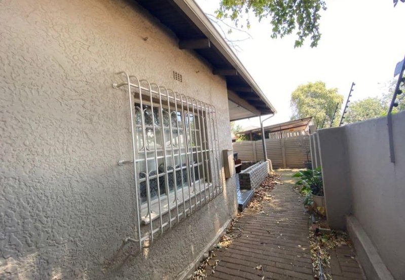 4 Bedroom Property for Sale in Westdene Gauteng