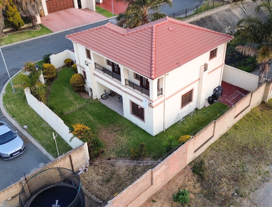 4 Bedroom Property for Sale in Noordwyk Gauteng