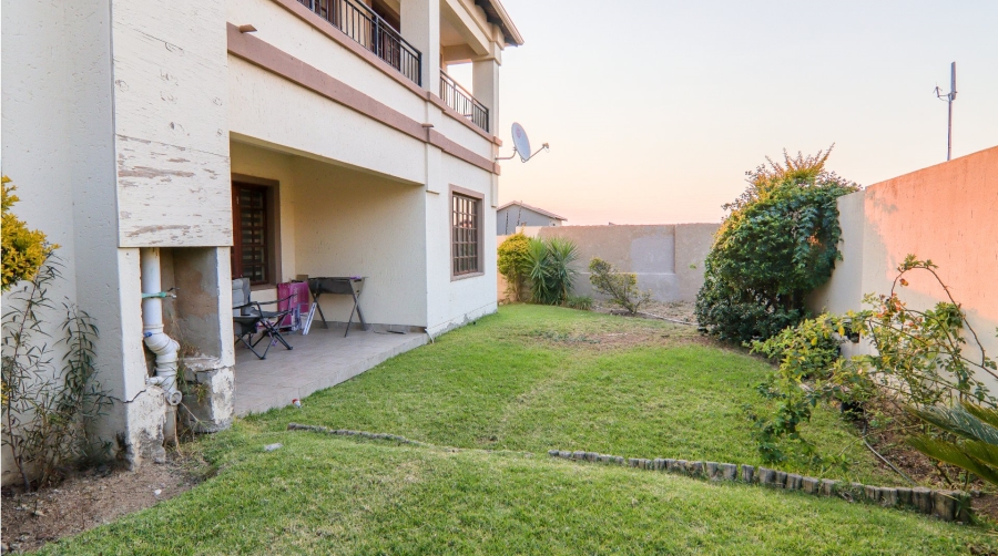 4 Bedroom Property for Sale in Noordwyk Gauteng