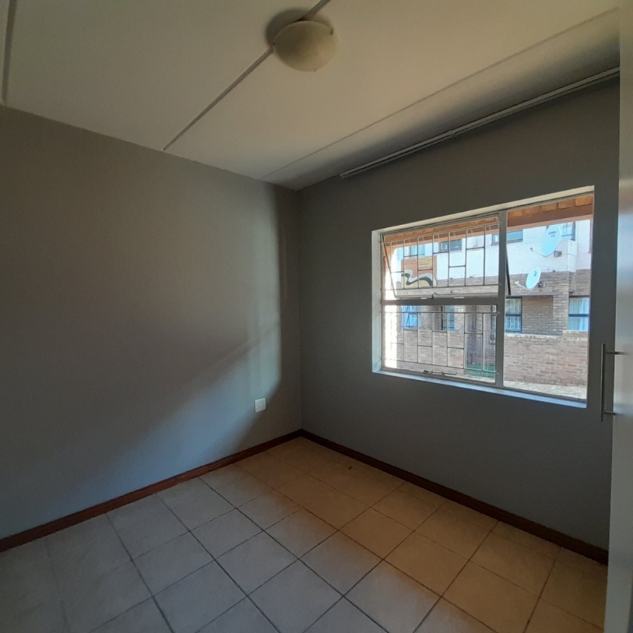 To Let 2 Bedroom Property for Rent in Florida Gauteng