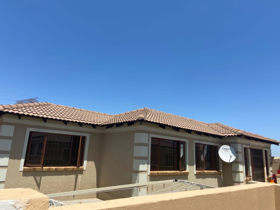 3 Bedroom Property for Sale in Arundo Estate Gauteng