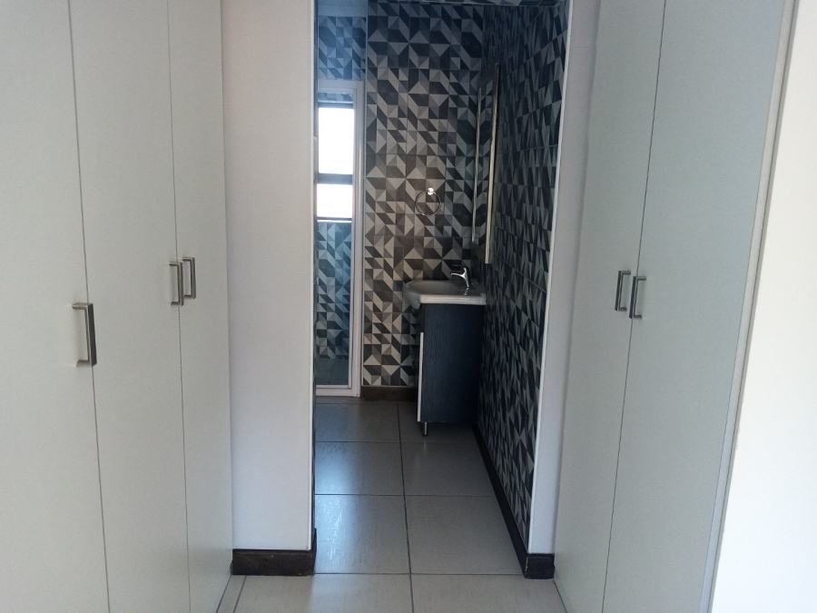 3 Bedroom Property for Sale in Scarlet Park Gauteng