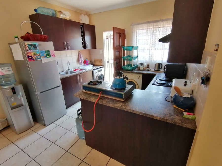 To Let  Bedroom Property for Rent in Creswell Park Gauteng