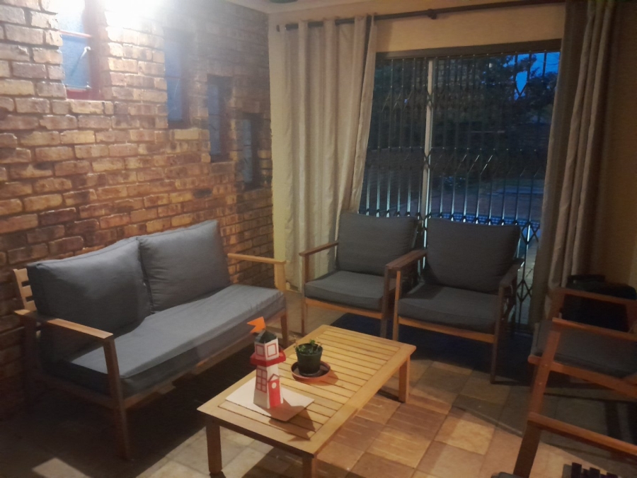 4 Bedroom Property for Sale in Ninapark Gauteng