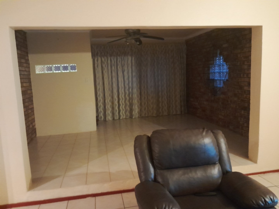 4 Bedroom Property for Sale in Ninapark Gauteng