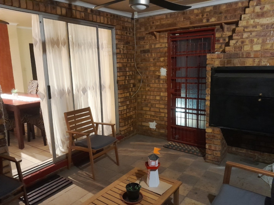 4 Bedroom Property for Sale in Ninapark Gauteng