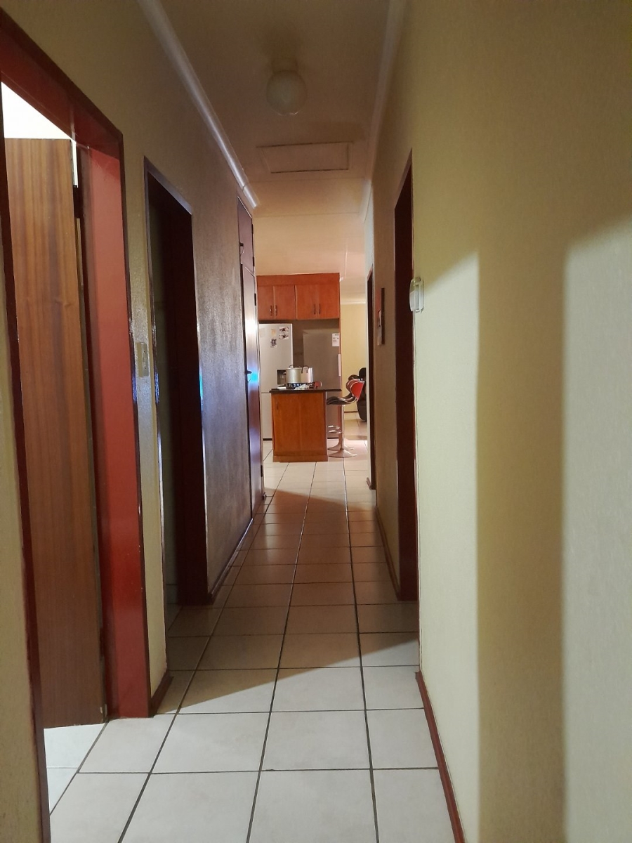 4 Bedroom Property for Sale in Ninapark Gauteng