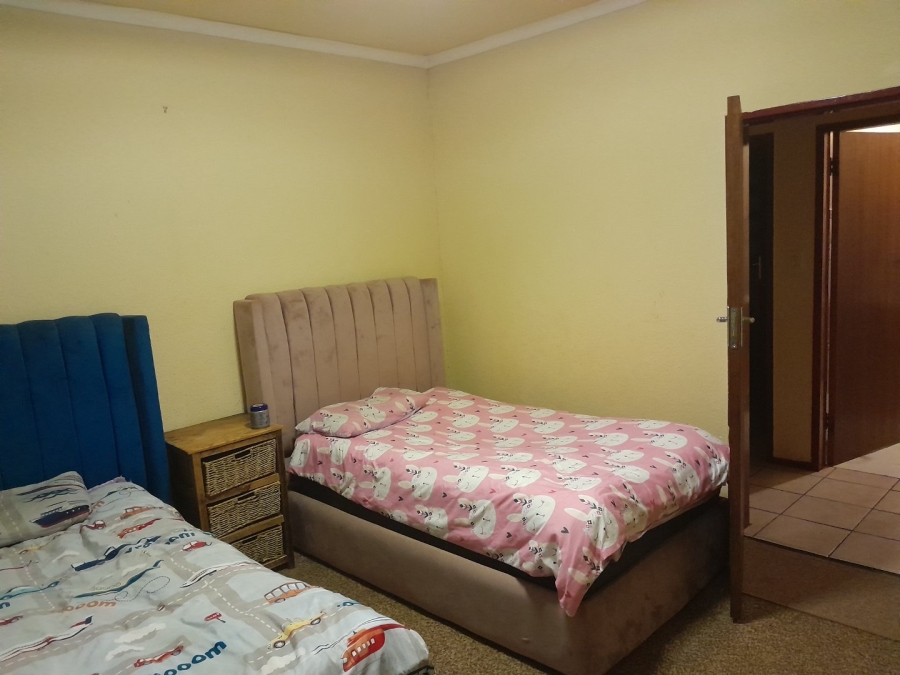 4 Bedroom Property for Sale in Ninapark Gauteng