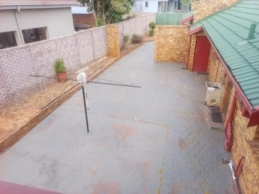 4 Bedroom Property for Sale in Ninapark Gauteng