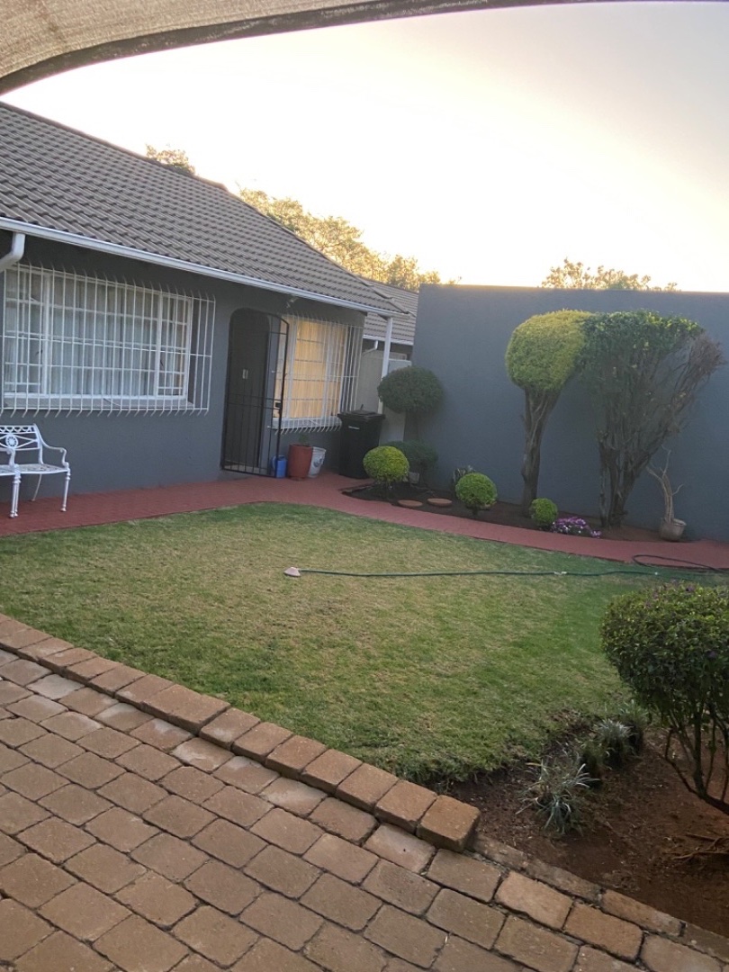 2 Bedroom Property for Sale in Klopperpark Gauteng