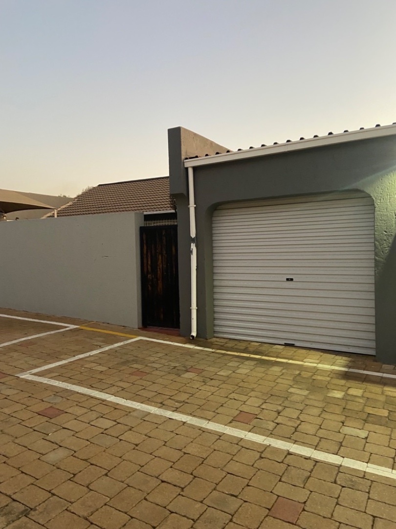 2 Bedroom Property for Sale in Klopperpark Gauteng