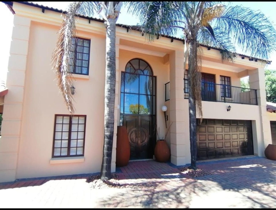 6 Bedroom Property for Sale in Blue Hills Gauteng