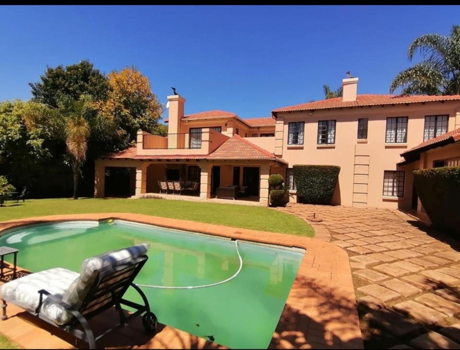 6 Bedroom Property for Sale in Blue Hills Gauteng