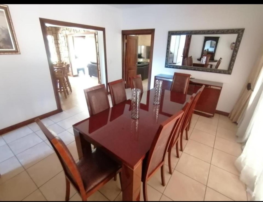 6 Bedroom Property for Sale in Blue Hills Gauteng