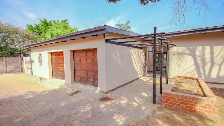 4 Bedroom Property for Sale in Waterkloof Ridge Gauteng