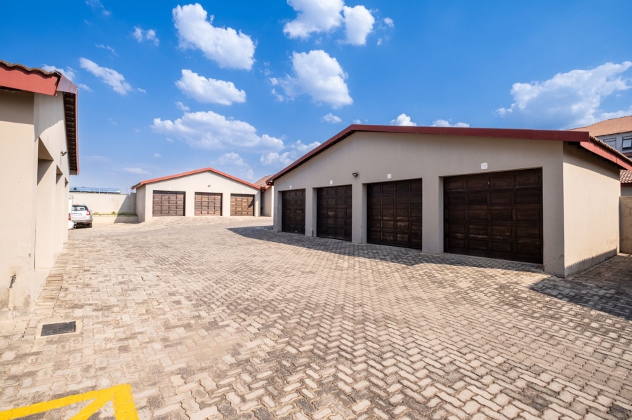 2 Bedroom Property for Sale in Carlswald Gauteng