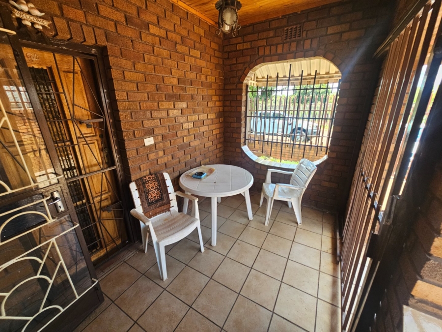 3 Bedroom Property for Sale in Laudium Ext 2 Gauteng