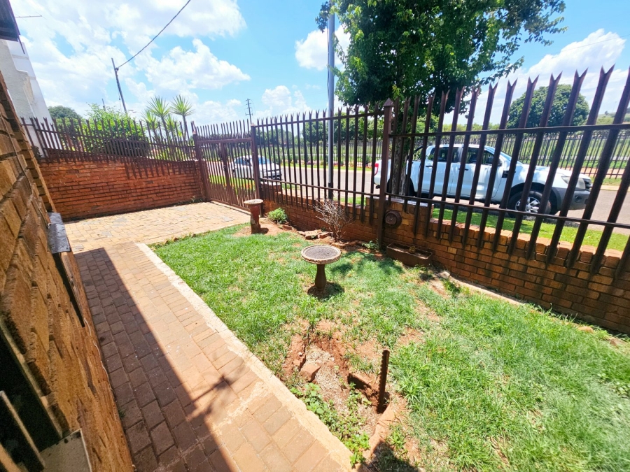 3 Bedroom Property for Sale in Laudium Ext 2 Gauteng