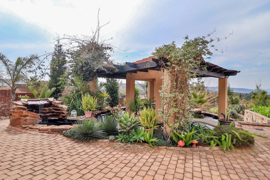 4 Bedroom Property for Sale in Mooikloof Heights Gauteng