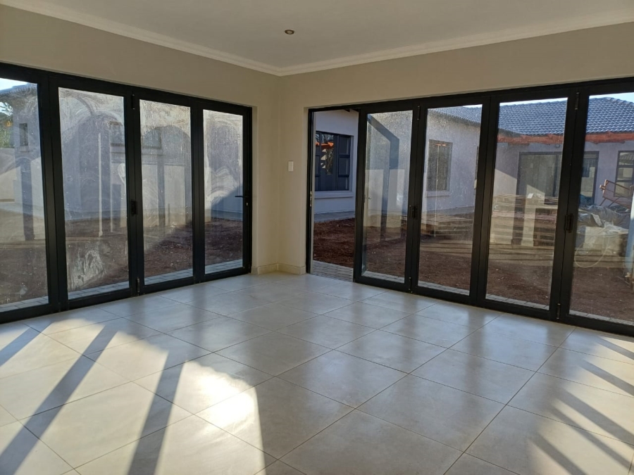 4 Bedroom Property for Sale in Silverwoods Country Estate Gauteng