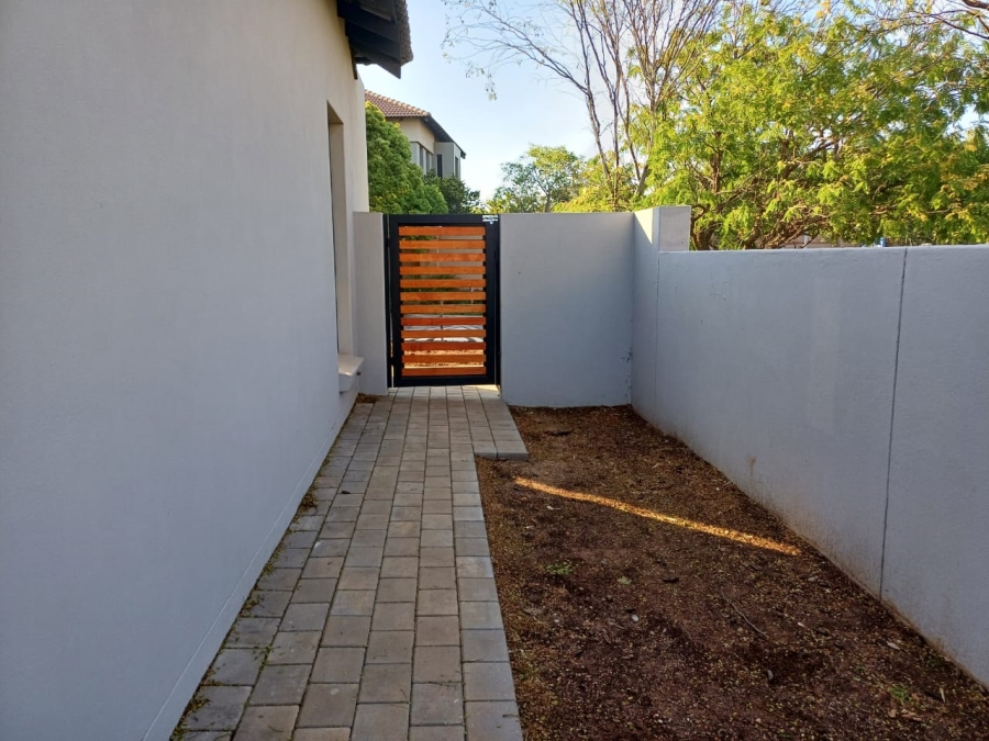 4 Bedroom Property for Sale in Silverwoods Country Estate Gauteng