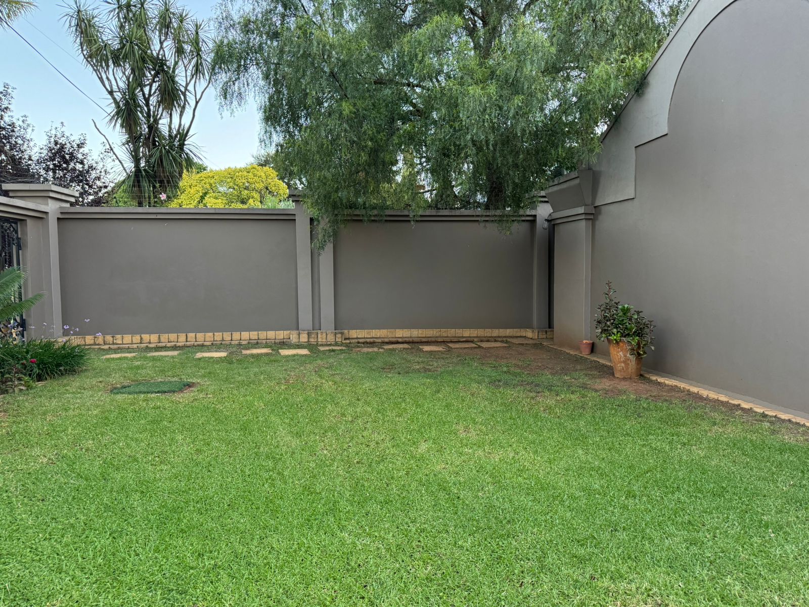 To Let 1 Bedroom Property for Rent in Bedfordview Gauteng