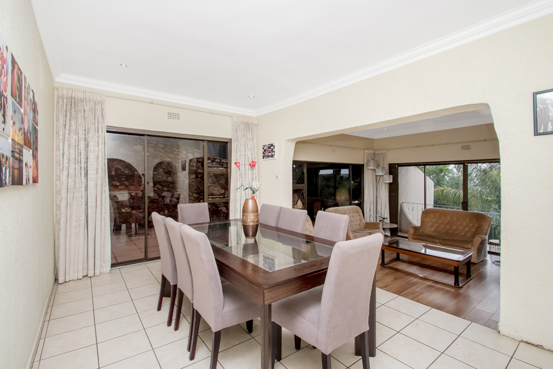 4 Bedroom Property for Sale in Floracliffe Gauteng