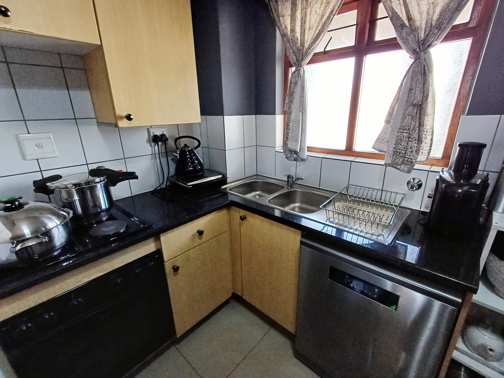 1 Bedroom Property for Sale in Erand Gardens Gauteng