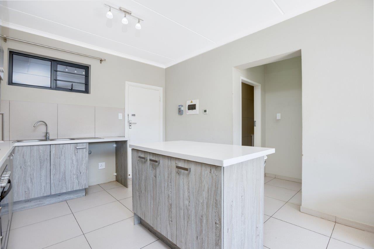 1 Bedroom Property for Sale in Erand Gardens Gauteng